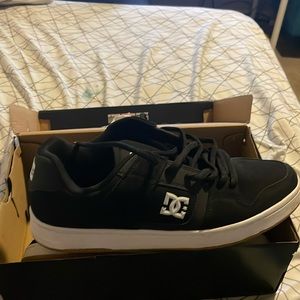 dc manteca 4’s size 11